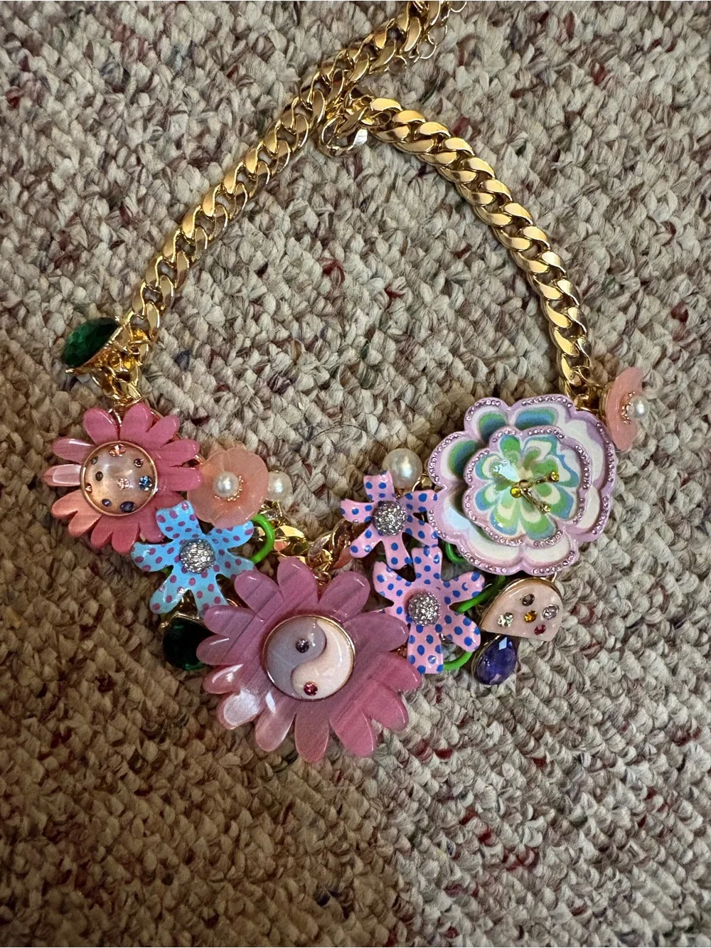 NWOT Betsey Johnson Flower Drama Bib Necklace - Picture 12 of 13